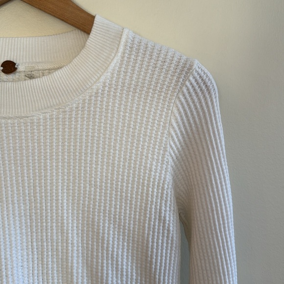 Free People One Interlaken Cropped Thermal . - Picture 4 of 7